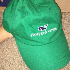 GREEN VINEYARD VINES HAT!!!